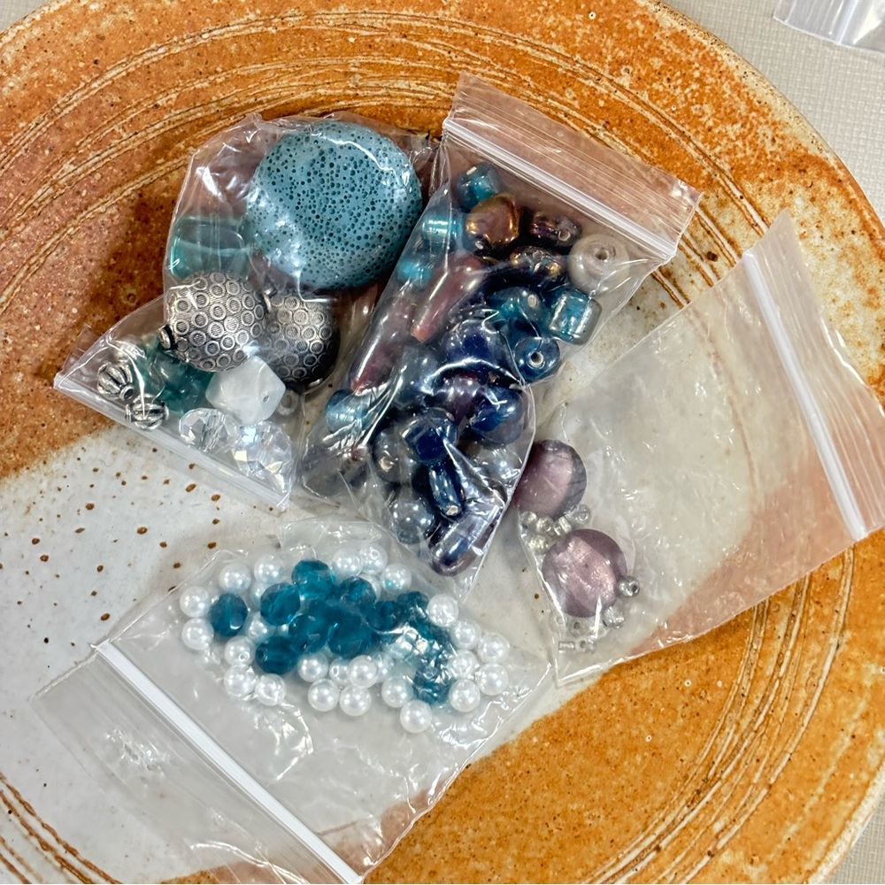Assorted Bead Mix Collection (58 bags) - Picture 9 of 17